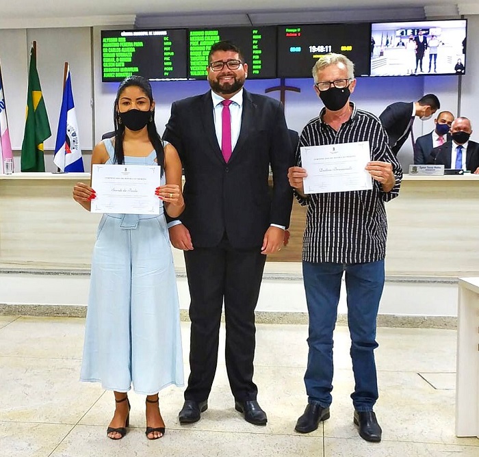 Sarah e Dailton são homenageados na Câmara Municipal de Linhares
