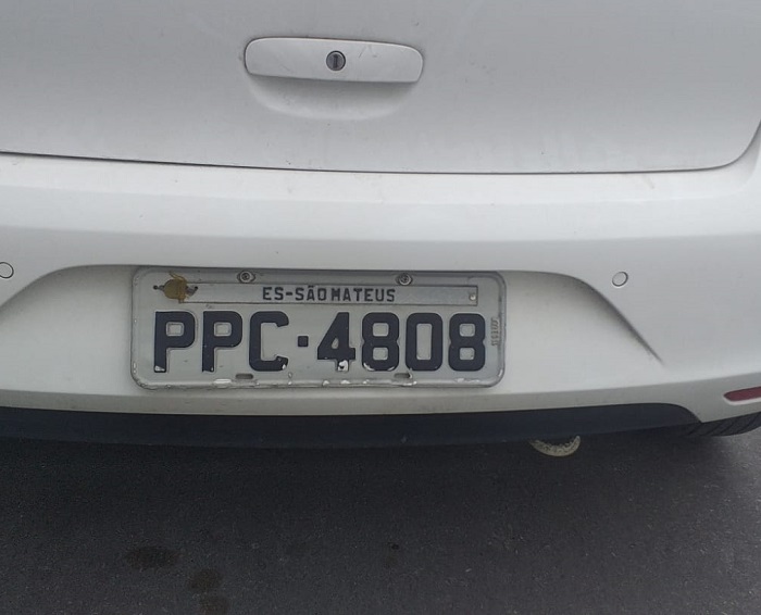 Placa de carro perdida no alagamento em Linhares: “Me ajudem”, pede leitor