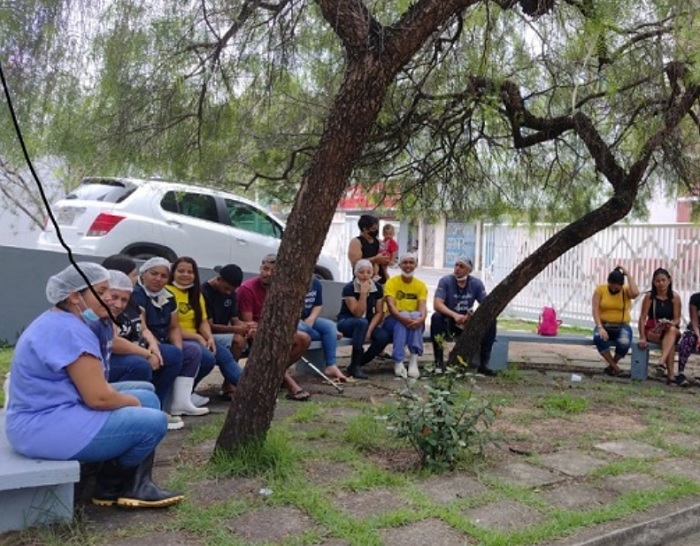 Compromisso não cumprido: Servidores da limpeza do HGL entram em greve por tempo indeterminado