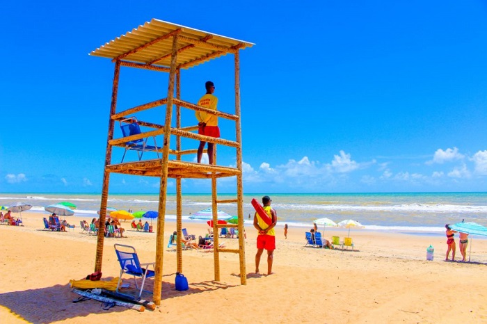 Começa atuação de Guarda-vidas nas praias de Linhares