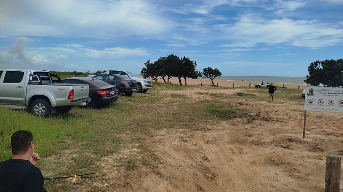 Multa de até R$ 20 mil: Motoristas invadem área de preservação permanente em Linhares