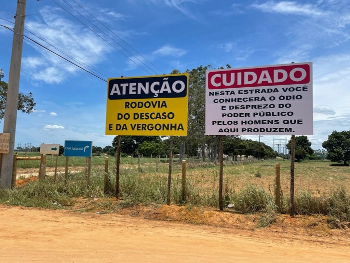 Placas com “recados sincerões” chamam a atenção e deixam “alerta” no interior de Linhares