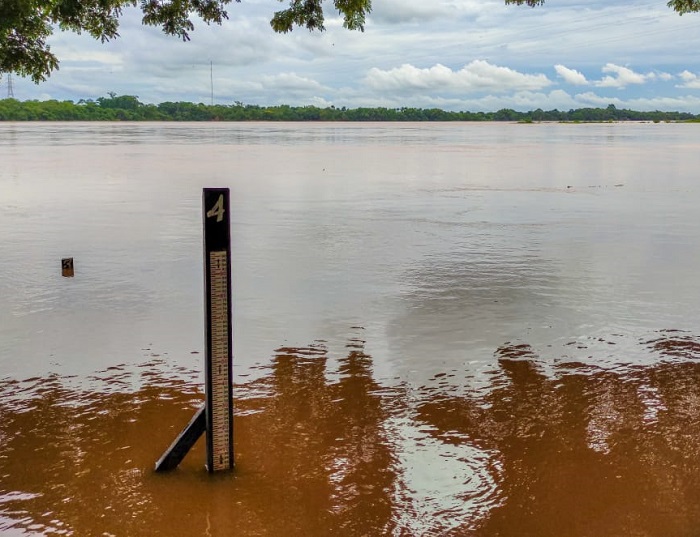 Risco iminente de alagamento: Rio Doce atinge cota de inundação e famílias do Olaria são orientadas em Linhares