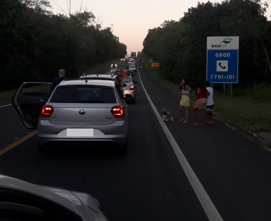Após interdição total, BR-101 é liberada em Sooretama