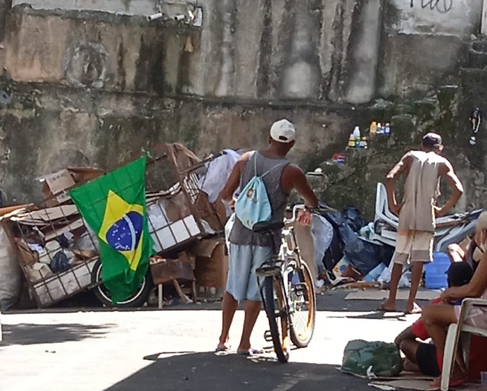 “Quem pode resolver isso?”, pergunta leitor que reclama sobre problema (de novo) no Mercado Municipal de Linhares 
