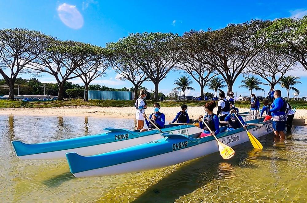 Aulas gratuitas de canoa havaiana em Lagoa de Linhares