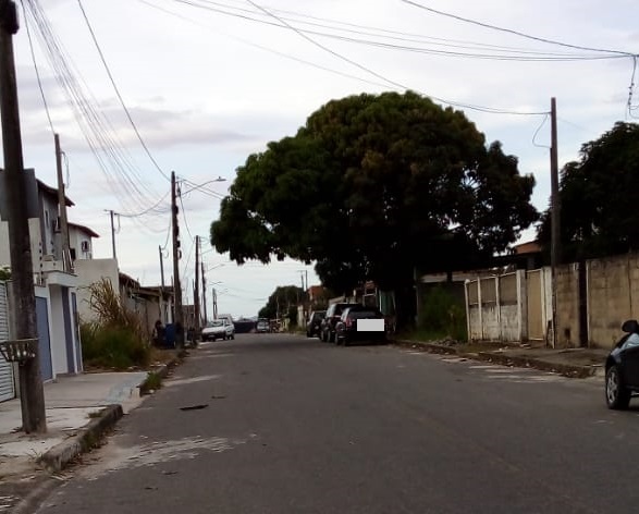 Homem é baleado perto da Praça do Planalto, em Linhares. Ele deu nome falso