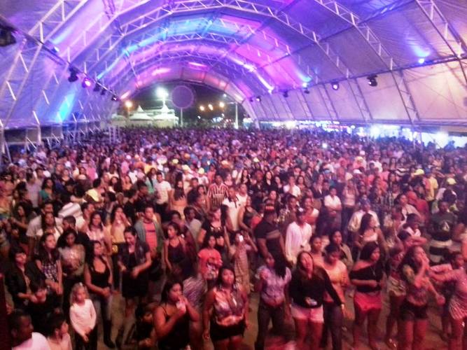 Forró: Asas Livres, Fogumano e Comichão esquentam noite em Pontal do Ipiranga. Hoje tem mais