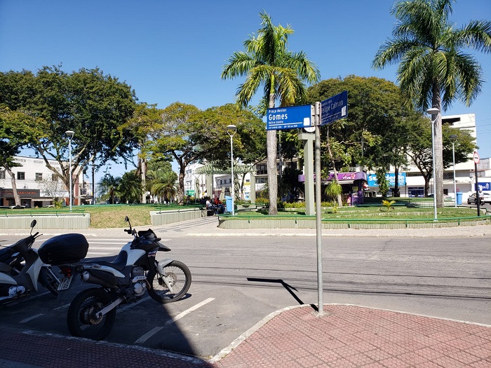 Motorista detido após supostas ofensas a agente de trânsito no Centro de Linhares