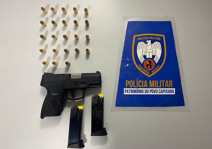 Jocafe: PM encontra Pistola e munições dentro de Palio, jovem é algemado e levado para a delegacia de Linhares