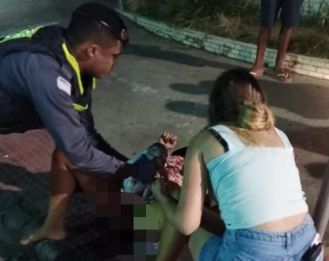 PMs realizam parto em calçada de Jardim da Penha
