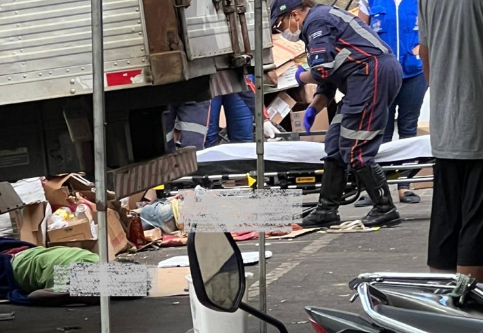 Mulher é socorrida pelo Samu após confusão no Mercado Municipal