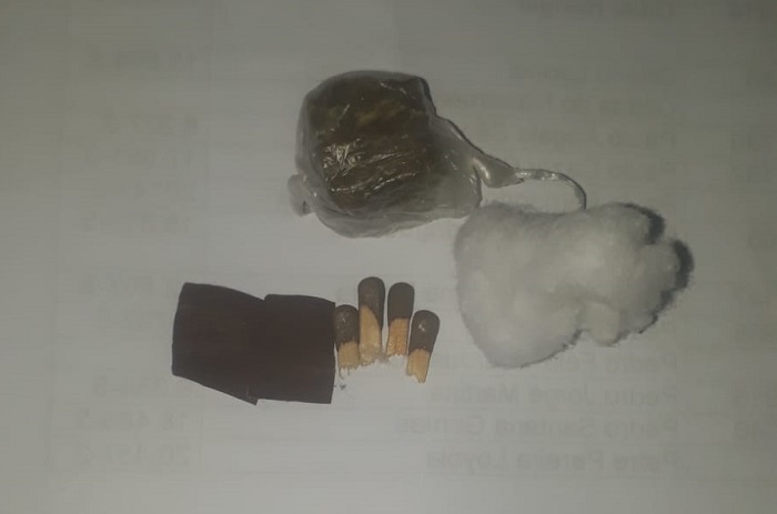 Mulher é presa ao tentar entrar com droga no CDRL. Ela entregaria o material para o filho