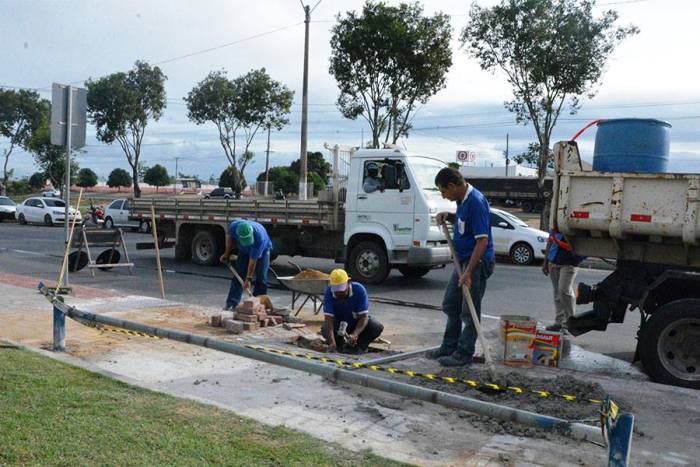 BR-101: 13 pontos de ônibus são retirados da pista central