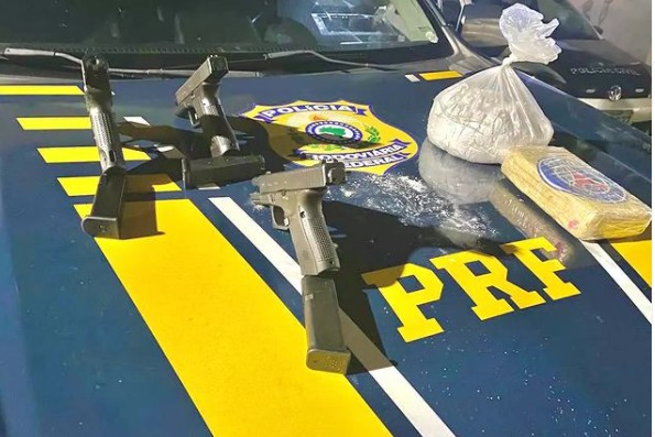 Passageiro de ônibus é preso com cocaína e Carteira falsa da PM do ES 
