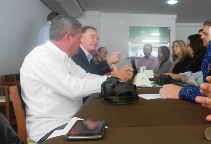 Coletiva com a imprensa: Casagrande responde até pergunta sobre Operação Derrama