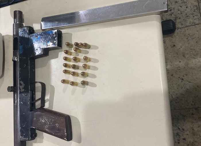 Três assaltantes são presos após roubarem um veículo de aplicativo em Vitória
