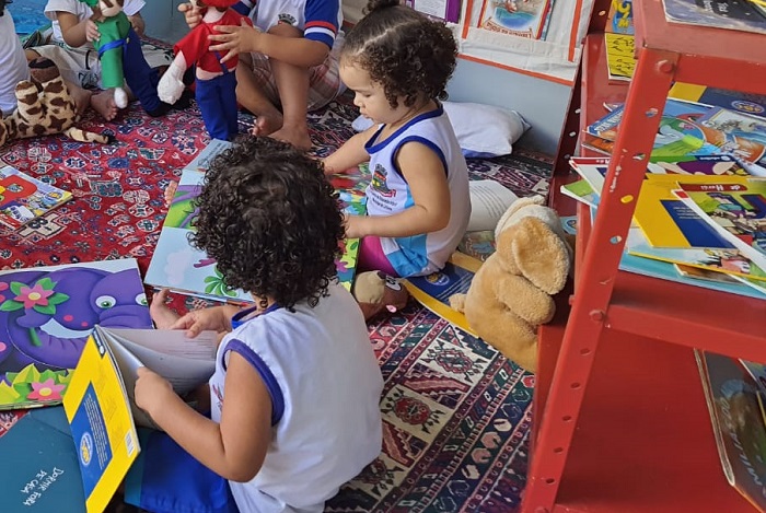 Escola de Linhares realiza campanha para arrecadar livros infantis