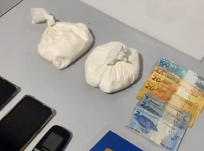 1kg de cocaína apreendido, 2 mulheres e motorista de aplicativo levados à delegacia de Linhares