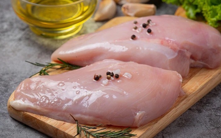 Preço do quilo do peito de frango dispara nos supermercados de Linhares