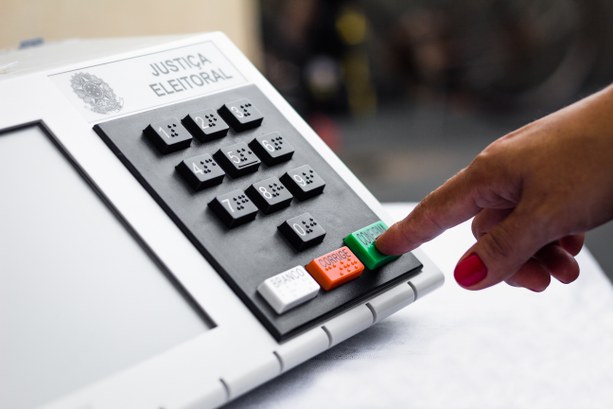 Não votar nos candidatos para outros cargos não anula o voto para presidente