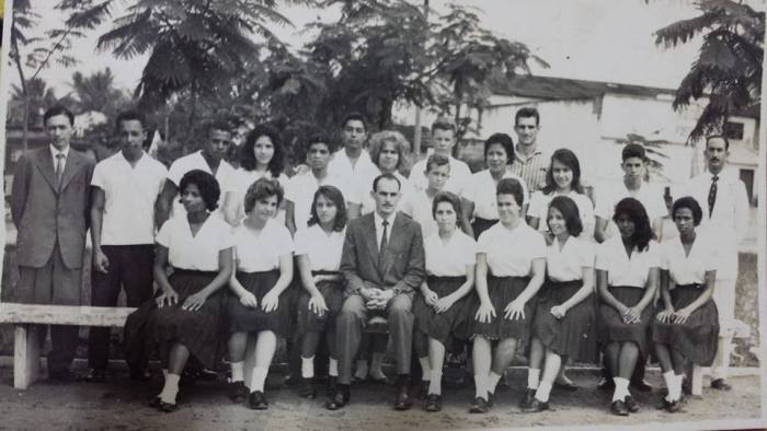 Aniversário de Linhares: Zilá expõe foto de quando professor usava terno