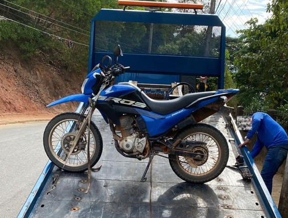 Homem compra moto roubada, é preso pela PC, paga fiança e é liberado