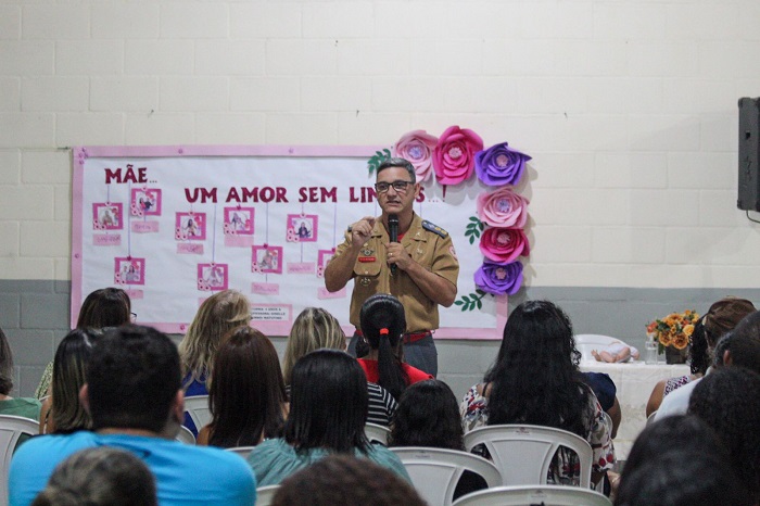 “Mãe prevenida vale uma vida”: Tema atrai atenção durante palestra do Corpo de Bombeiros em escola de Linhares