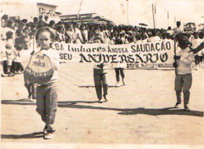 Agosto, aniversário de Linhares: cena de Desfile Cívico de 1967