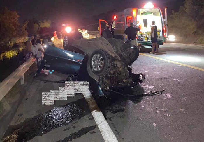 Acidente com 2 óbitos e 3 feridos na BR-101 Norte. Foi colisão frontal