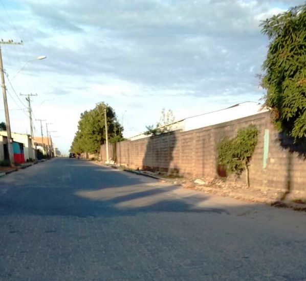 ‘Teste’ de armas e campo abandonado revoltam moradores do bairro Canivete
