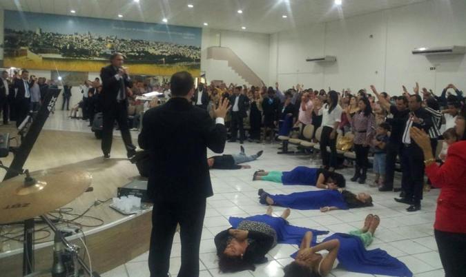 Renúncia de pastor evangélico em Vitória ‘arregala’ olhos de candidatos em Linhares