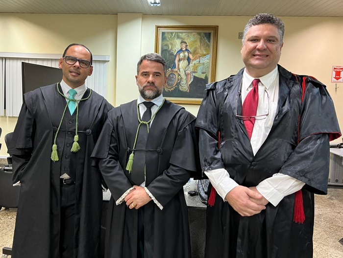 Dupla absolvição é comemorada pela defesa de réus no fórum de Linhares