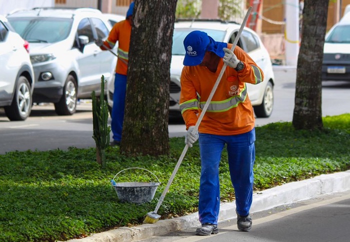 4 toneladas de lixo recolhidas no no Pontal do Ipiranga durante forró
