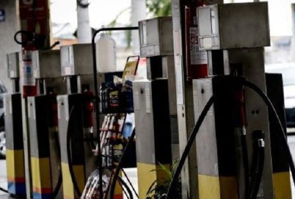 Gasolina R$ 0,20 mais barata a partir de hoje nas refinarias