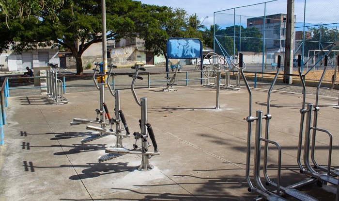Bora se exercitar? Moradores do Aviso ganham academia ao ar livre