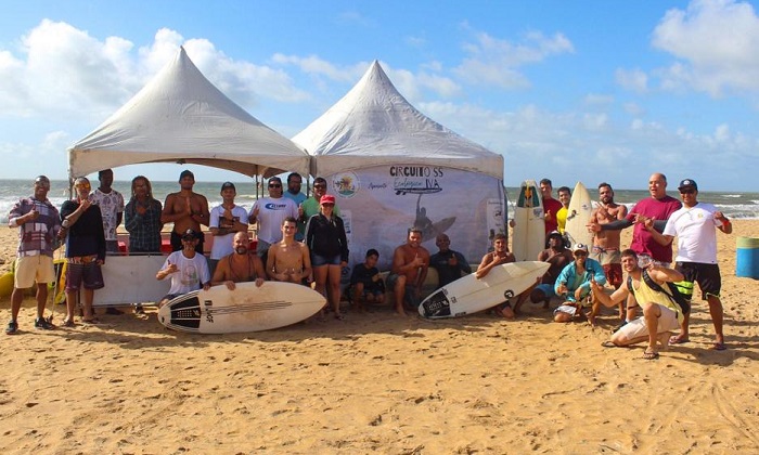 Povoação: Surfe e limpeza na praia neste fim de semana