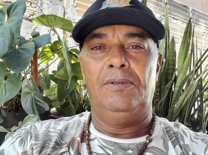Pescador entra em contato com esposa. “Ele está bem”, explica ela