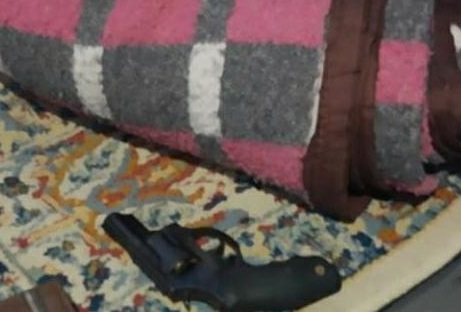 Força Tática e Inteligência cercam casa em Povoação: Arma e munições apreendidas