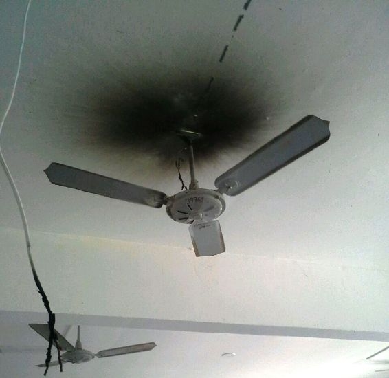 Susto no Pontal: ventilador pega fogo em escola e PM ajuda a conter as chamas