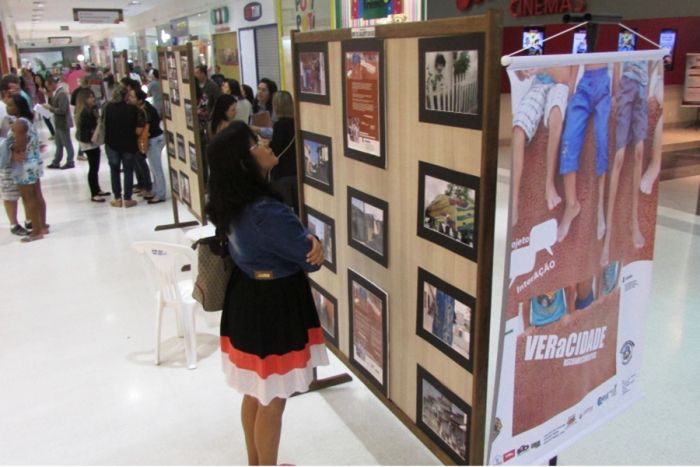 Estudantes realizam exposição fotográfica no Pátio Mix
