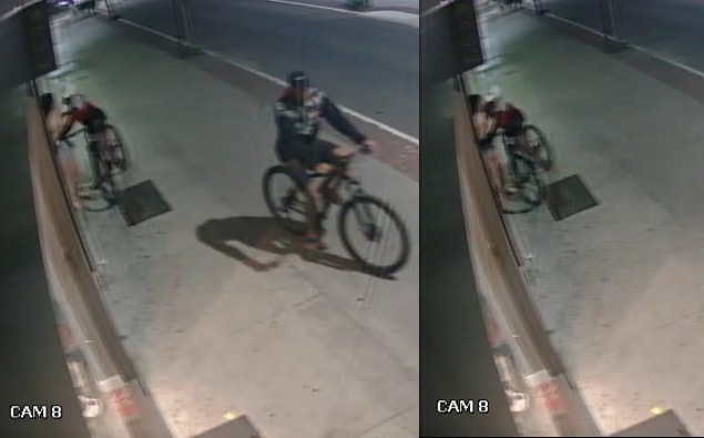 Bandido agarra mulher pelo braço no Centro de Linhares
