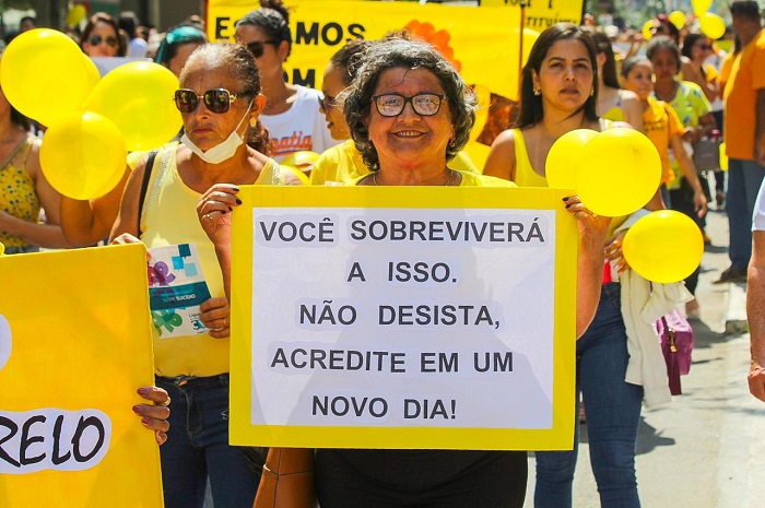 Caminhada no Centro de Linhares chama a atenção para prevenção ao suicídio