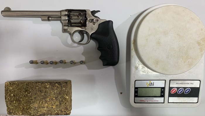 G.A. apreende meio quilo de maconha no Interlagos, e apreende revólver no Araçá