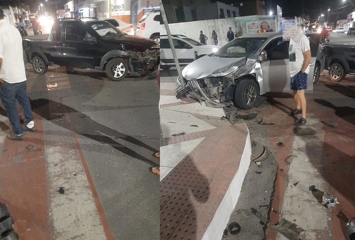 Colisão deixa veículos com frentes destruídas em cruzamento perto da “ponte velha”, em Linhares