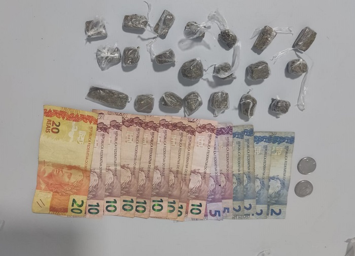 Jovem é denunciado e detido com droga e dinheiro no Nova Esperança