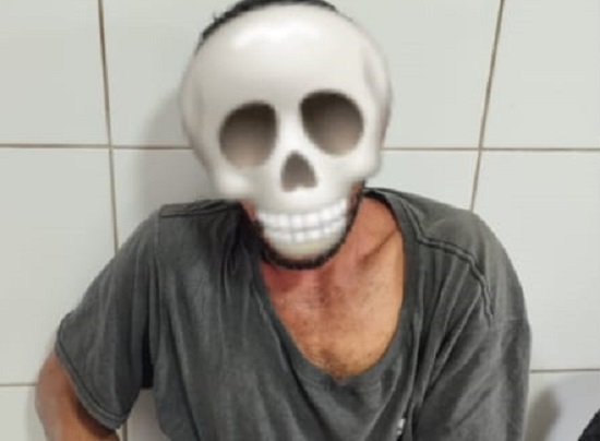 Assaltante de celular é detido por populares e obrigado a devolver aparelho para a vítima
