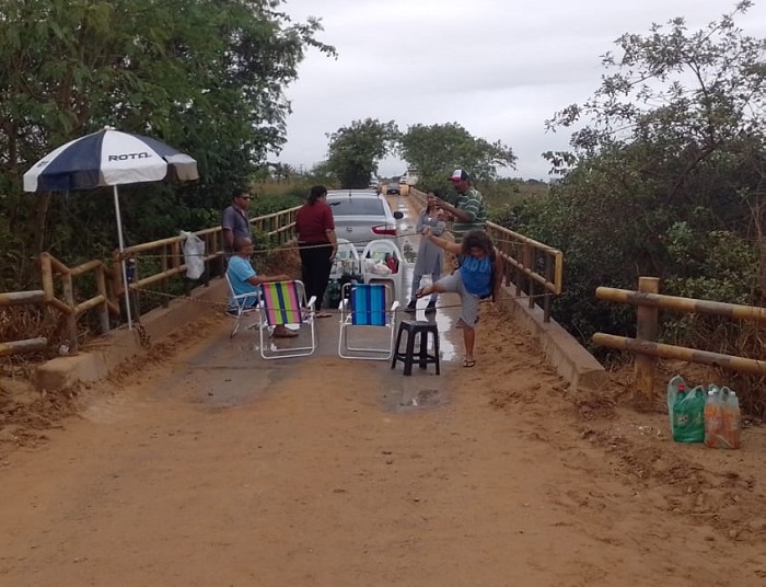 Fotos: Estrada fechada em Barra Seca e Urussuquara. “Queremos segurança”