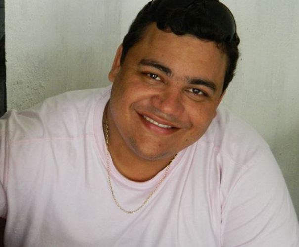Aniversário: Fabrício Lopes também apaga velas