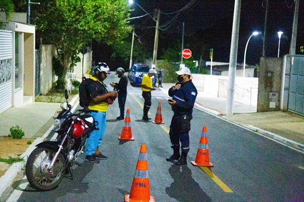 Passarela: Mais de 70 condutores são parados em blitz , e teve quase 20 infrações constatadas